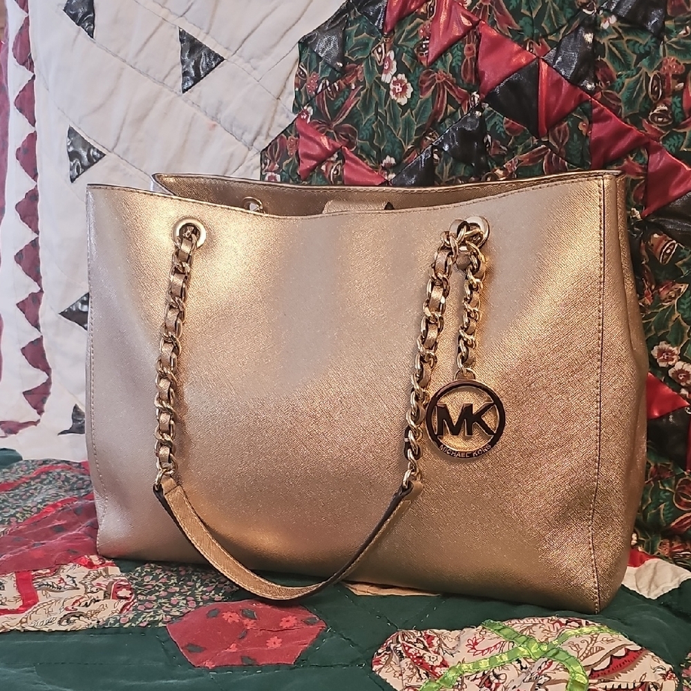 Michael Kors Susannah Metallic Gold Tote - Picture 3 of 10